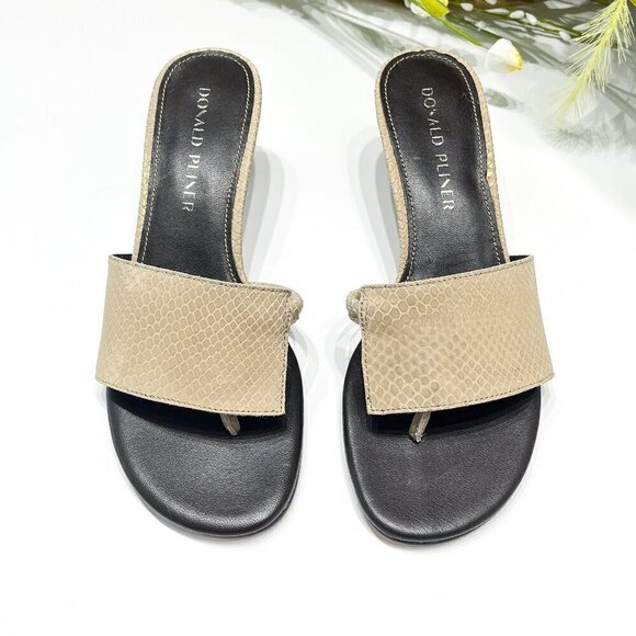 Donald Pliner VIIM Neutral Taupe (Praline) Snake Skin Sandals, NWOT, Size: 7M - Picture 2 of 9